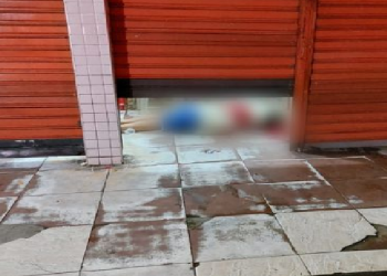 Criminosos invadem bar no Centro de Manaus, executam um e deixam outro ferido