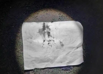 Homem executado no Distrito Industrial seria informante do ‘Cássio corno’, diz bilhete