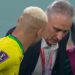 Vídeo: Tite paga promessa e faz a “dança do pombo” contra a Coréia