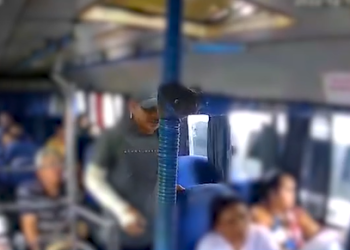 Homem finge estar com o braço quebrado e anuncia assalto em ônibus: ‘Não tô de brincadeira’; vídeo