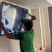Torcedor surta e esfaqueia televisão após eliminação do México na Copa do Mundo
