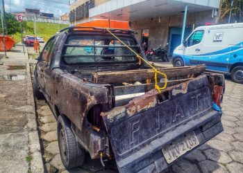 Em Manaus, feirante é executado dentro do próprio carro que fica todo ‘pipocado’ de tiros