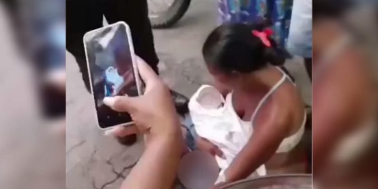 Grávida entra em trabalho de parto na calçada logo após médica mandá-la para casa