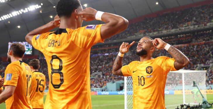Holanda vence EUA por 3 a 1 e se classifica para as quartas de final