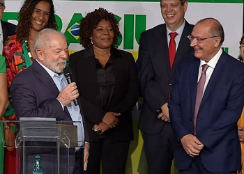 Lula anuncia mais 16 ministros; Alckmin fica no ministério do Desenvolvimento, Indústria e Comércio