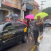 Vídeos: ‘Destruiu uma família! Assassino’, dizem família e amigos em protesto na frente da Via Alvorada