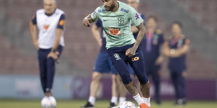 Neymar adota visual novo para retorno nesta segunda-feira contra a Coréia do Sul; confira