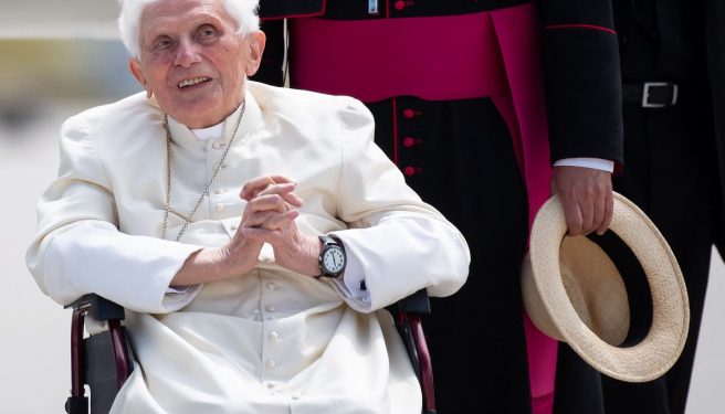 Vaticano anuncia a morte do Papa Bento XVI aos 95 anos