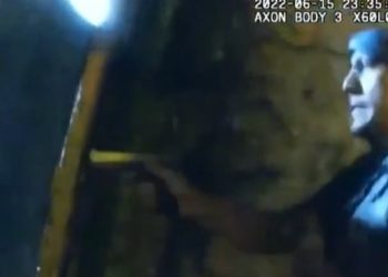 PMs são denunciados após tentarem tapar câmera e forjarem cena de tiroteio com suspeito já morto