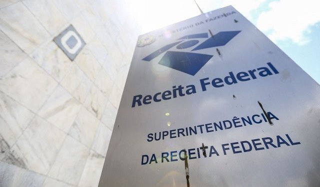 Receita Federal anuncia concurso com salário inicial de R$ 21 mil