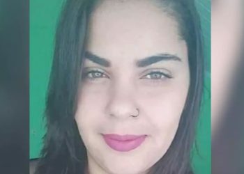 Jovem é encontrada morta dentro de geladeira de casal com quem fazia trisal