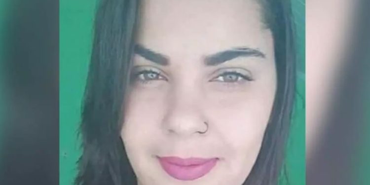 Jovem é encontrada morta dentro de geladeira de casal com quem fazia trisal