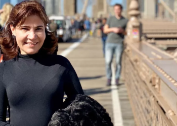 Polícia vai acessar informações de celular de servidora do TRT assassinada em apartamento de Manaus