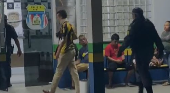 Ex-PM é acertado com tiro no rosto em bar de Manaus; suspeito foi preso