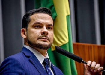 Alberto Neto pede tratamento digno aos bolsonaristas presos após vandalismo em Brasília