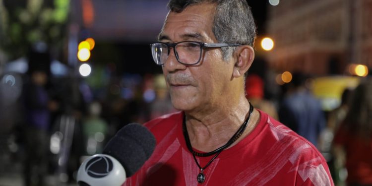 Morre aos 64 anos Joaquim Melo, criador da Banca do Largo, no Largo de São Sebastião