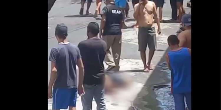 Vídeo: Tiroteio no Centro de Manaus mata casal e deixa homem baleado