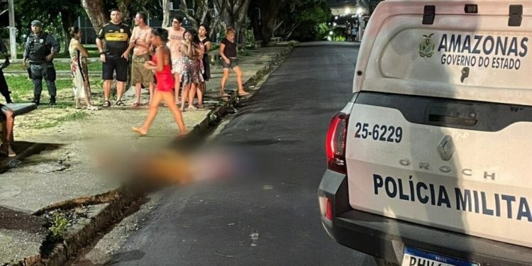 ‘Salzinho’, suspeito de assalto, é morto por justiceiro e mãe sofre: ‘Te avisei sobre essas amizades’; vídeo