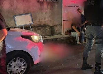 Na bebedeira com os amigos, homem é executado em frente de casa em Manaus