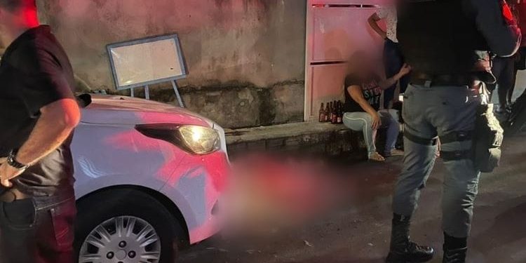 Na bebedeira com os amigos, homem é executado em frente de casa em Manaus
