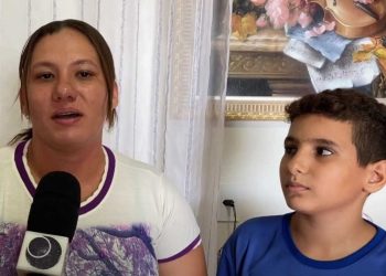 Menino de 10 anos acerta todos os números da Mega e mãe chora ao ver que esqueceu de fazer a aposta