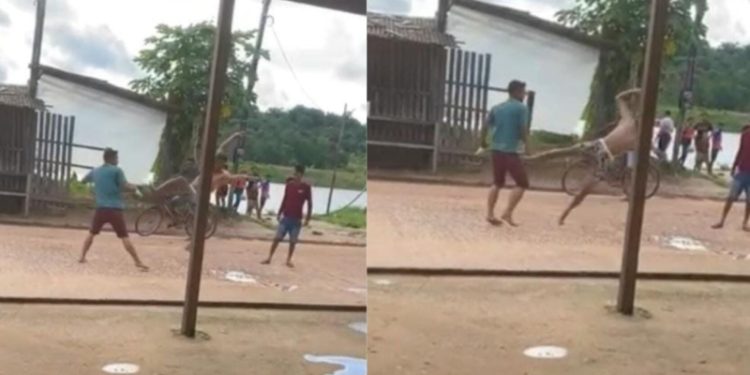 Jovem tenta dar ‘voadora’ em rival, cai, bate com a cabeça e desmaia no AM; veja vídeo