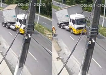 Mototaxista escapa da morte durante acidente com carreta em Manaus; veja vídeo