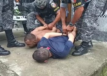 ‘Tava com virose’, diz criminoso à imprensa após fazer família refém em Manaus