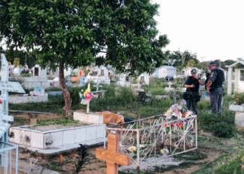Idoso é encontrado morto com ferimento na cabeça em cemitério de Manaus