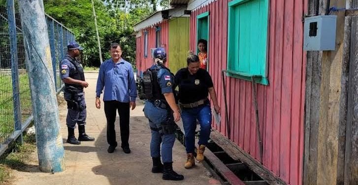 Homem é preso por agredir esposa, abusar da neta e mantê-las em cárcere privado no AM