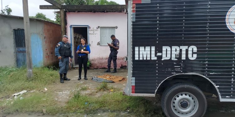 Assassinos executam ‘Minhoca’ e na fuga roubam carro de mulher na Zona Norte de Manaus