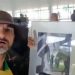 ‘Meu herói’, diz manifestante com o quadro de Bolsonaro nas mãos; veja vídeo