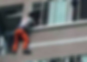 Amante pula de prédio após marido traído voltar para casa mais cedo e quebra os pés