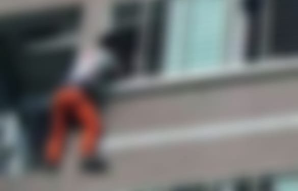 Amante pula de prédio após marido traído voltar para casa mais cedo e quebra os pés