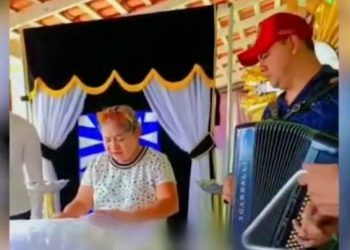 Vídeo: velório de idoso vira show de forró; veja