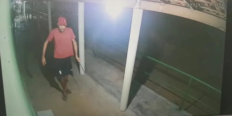 Homem pula telhado de asilo e estupra idosa com Alzheimer
