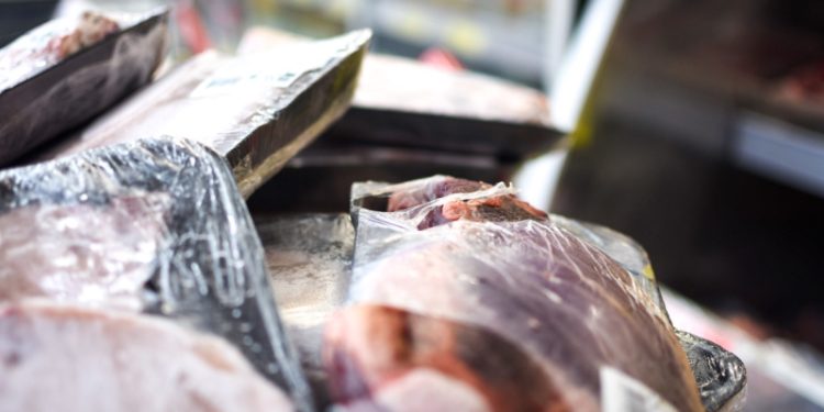 Mais de 112 kg de carne imprópria para o consumo e outros produtos são apreendidos em Manaus