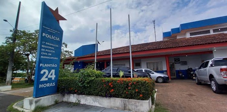 Homem dá soco na ex-companheira e tenta matá-la a tesouradas no Amazonas
