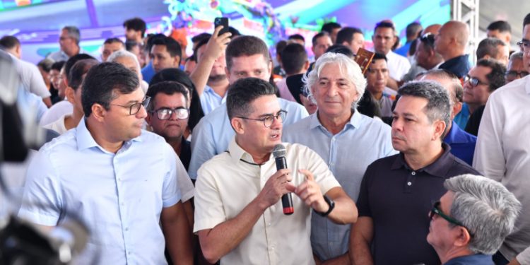 David Almeida e Wilson Lima dão início às obras do parque Gigantes da Floresta em Manaus