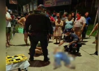 Homem é encontrado ensanguentado dentro de carro em Manaus após ser espancado por assaltantes