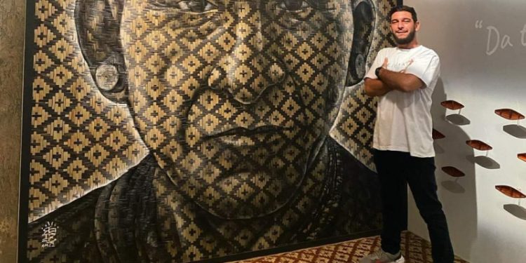 Esteira indígena grafitada por Raiz Campos ganha espaço em exposição no Rio de Janeiro