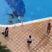 Duas crianças são eletrocutadas enquanto brincavam em piscina de condomínio; veja o vídeo