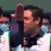 Vídeo: ‘Hitler em toda a sua glória’ diz pastor na igreja ao fazer símbolo nazista