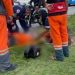 Carro bate em motocicleta que transportava gari e amigo em Manaus
