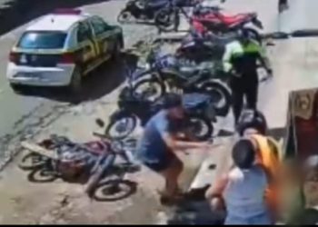 Vídeo: lutador de MMA espanca agente de trânsito após receber multa; veja