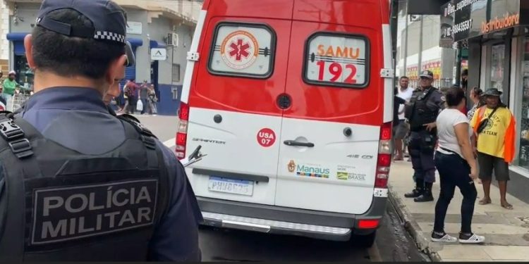 Jovem morre após ser baleado no Centro de Manaus durante assalto