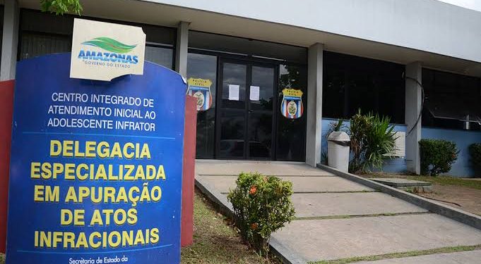 Adolescente é apreendido por tentativa de homicídio e homofobia contra seu ‘affair’ em Manaus