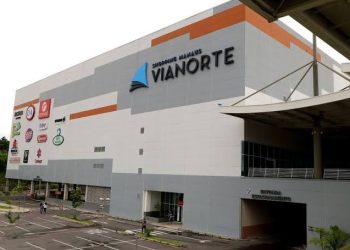 Falso pix: jovem renovou o guarda-roupa após aplicar golpe em loja de shopping em Manaus