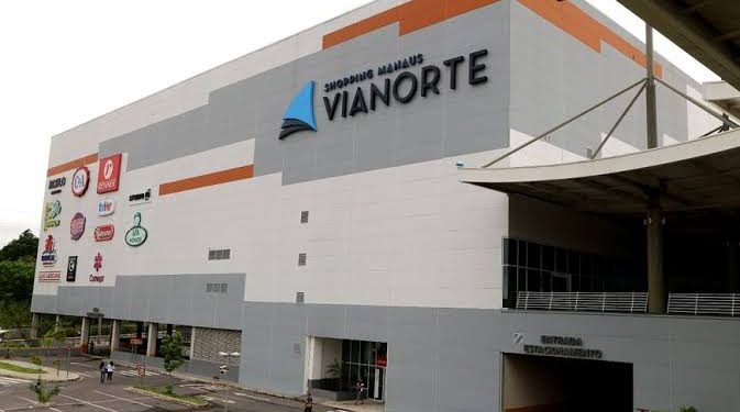 Falso pix: jovem renovou o guarda-roupa após aplicar golpe em loja de shopping em Manaus