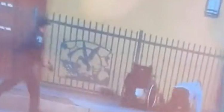 Vídeo: cadeirante sem pernas é crivado de balas e morto pela polícia